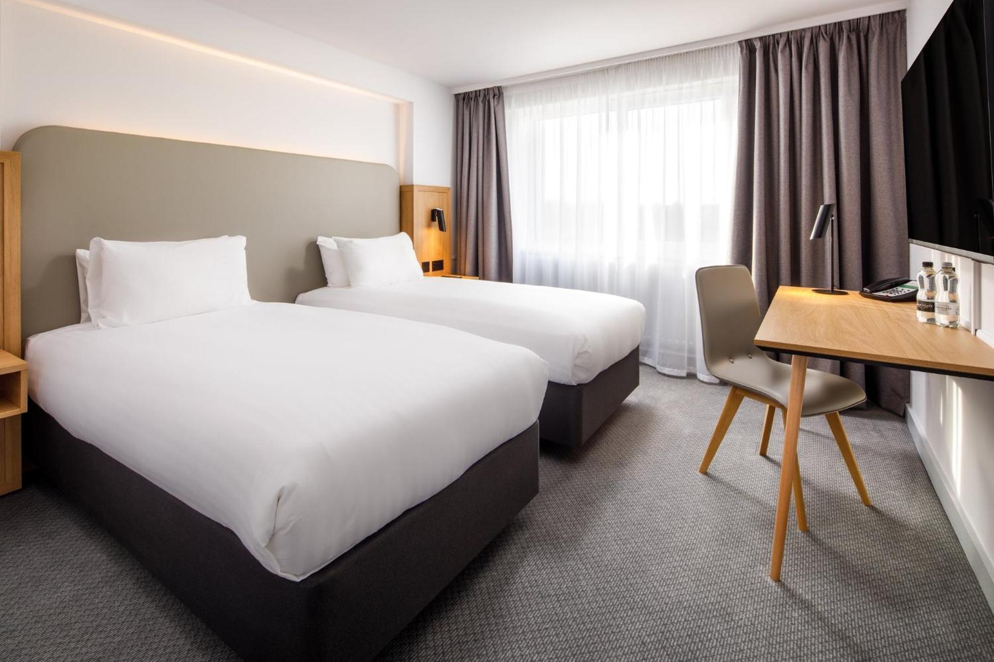 By Ihg Hotel Basildon (Essex)