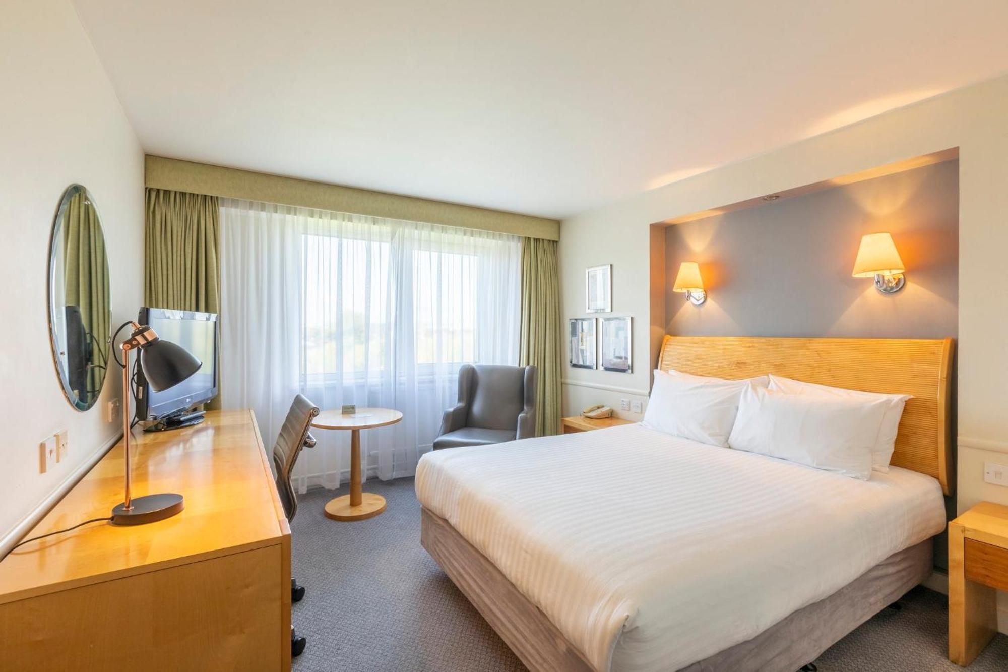 By Ihg 4* Basildon (Essex)